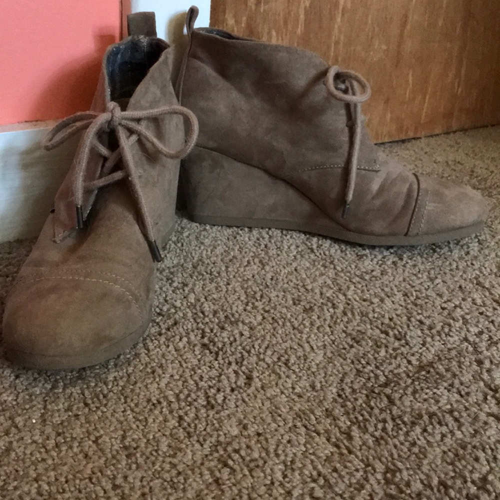 Ran Wedge Booties